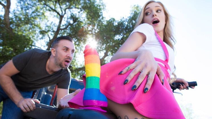 Teen Biker Chick's Sexy Morning Ride