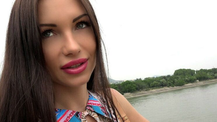 Sasha Rose's Outdoor Fuck Adventure