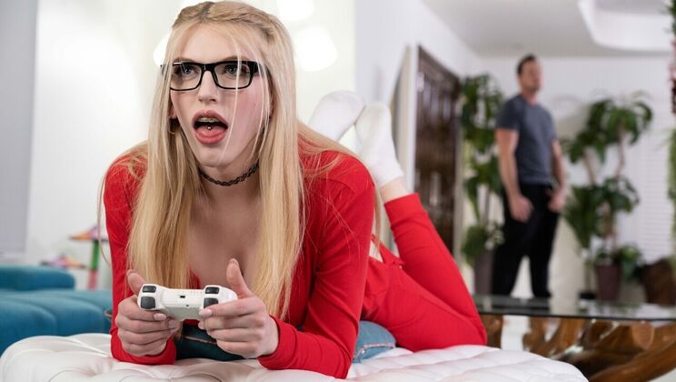[TransAngels] - Gamer Girl Pierce's Piercing Creampie Adventure - Tony Orlando - Pierce Paris - Izzy Wilde