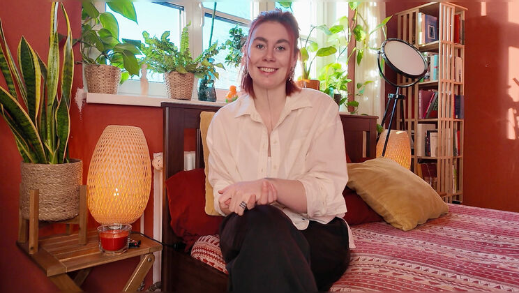 [Ersties] - English Sex Trailer Sarah First Anal - Zora (Ersties)